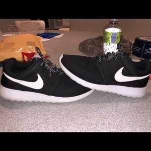 nike roshes